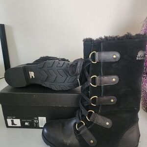 Sorel Emelie Lace Up Boot Size 8.5